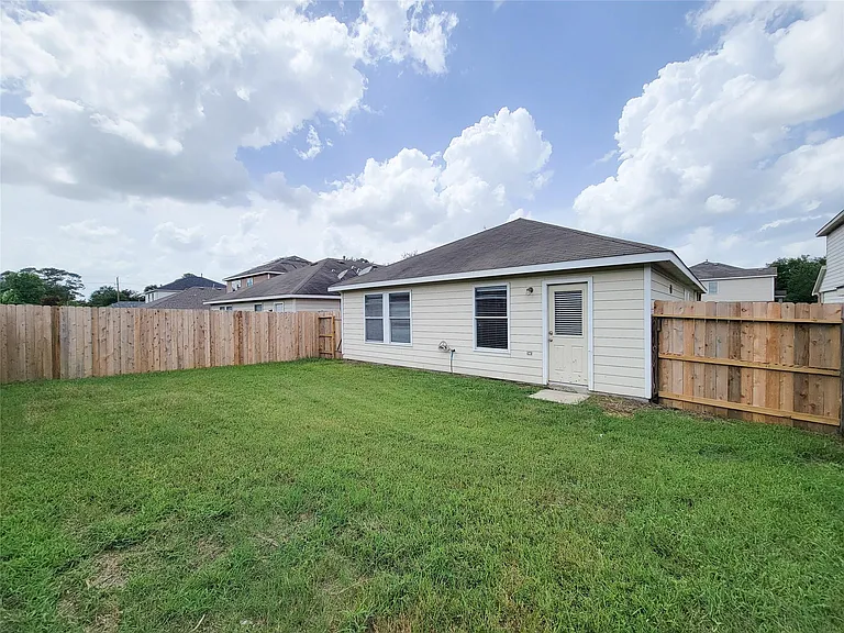 7438 Fox Knoll Ln — Photo 33