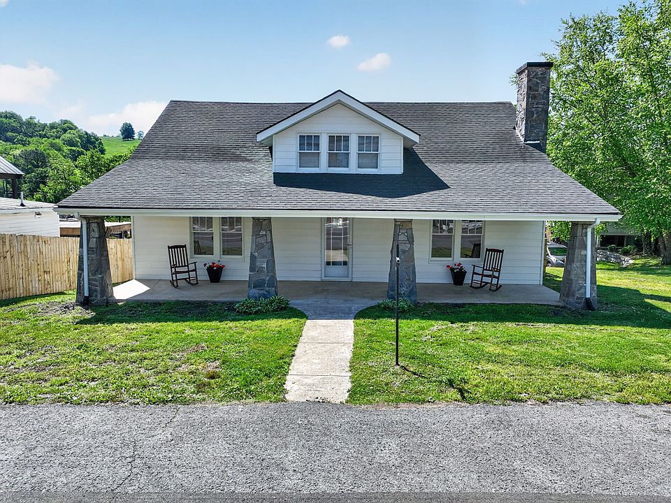 1st image of 275 Main St