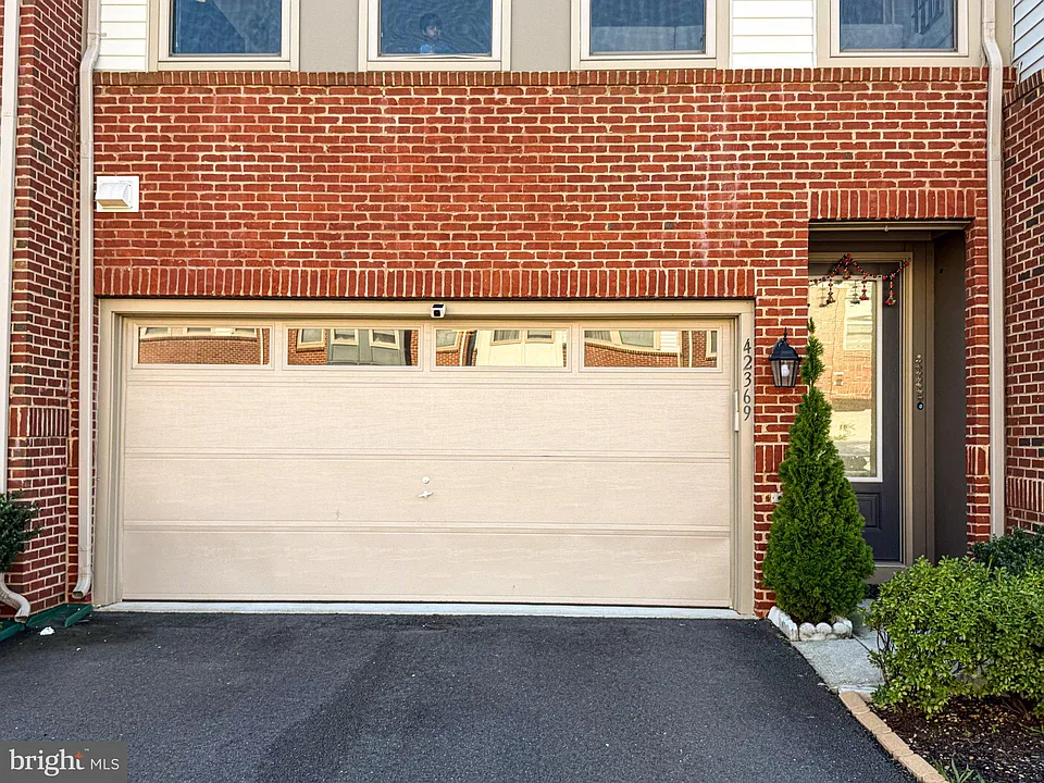 42369 Alder Forest Ter