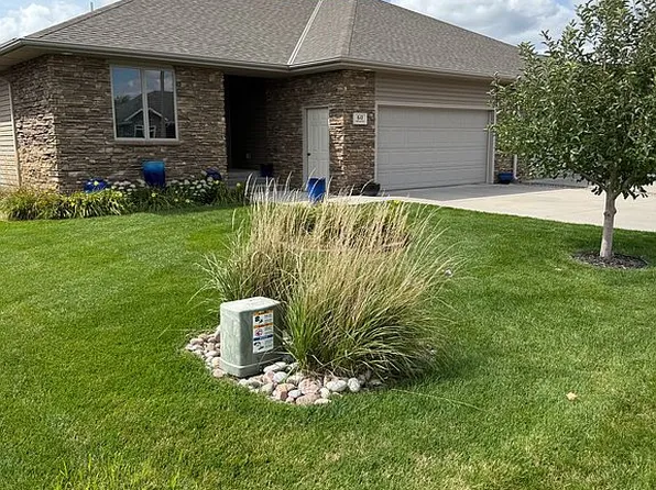 610 Redwood Rd, Grand Island, NE 68803