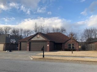 1605 Stratton Rd, Rogers, AR 72756