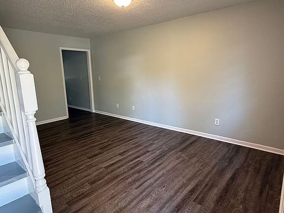 4th image of 413 Booth Rd