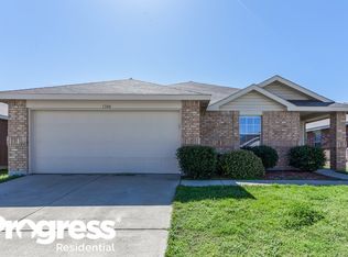 1304 Castle Ridge Rd, Fort Worth, TX 76140