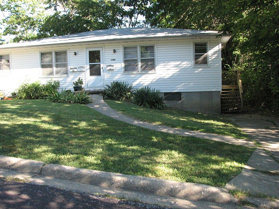1st image of 1309 Pearl Ave APT 102