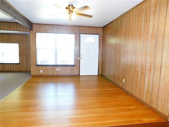4th image of 813 Harbor Dr
