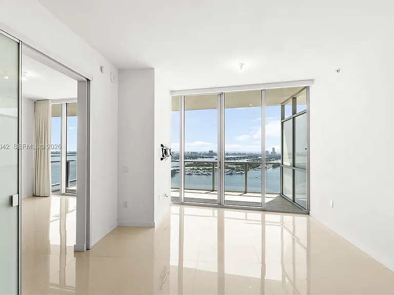 1100 Biscayne Blvd #3404 — Photo 12