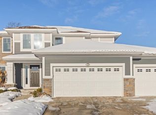 8643 Twin Lakes Dr, Jenison, MI