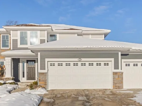 8643 Twin Lakes Dr, Jenison, MI 49428