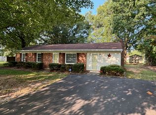 924 Chalet Dr, Winston Salem, NC 27101