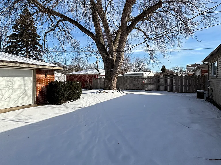 30772 Grandview Ave — Photo 3