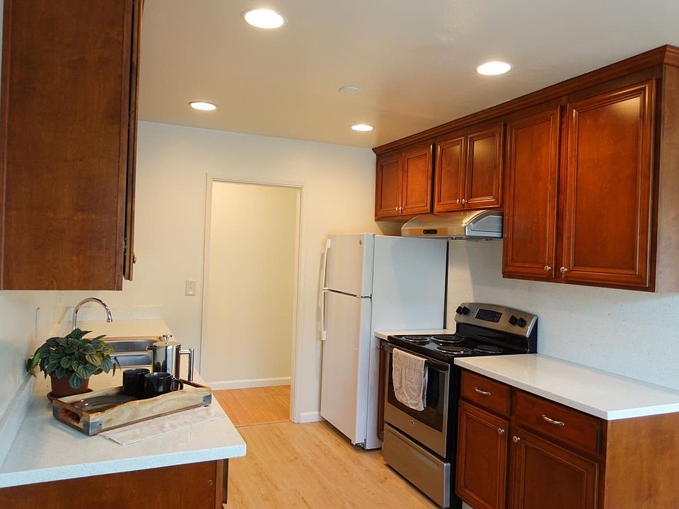 1st image of 186 Acalanes Dr APT 4