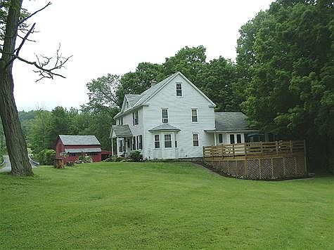 house & garage from Yard