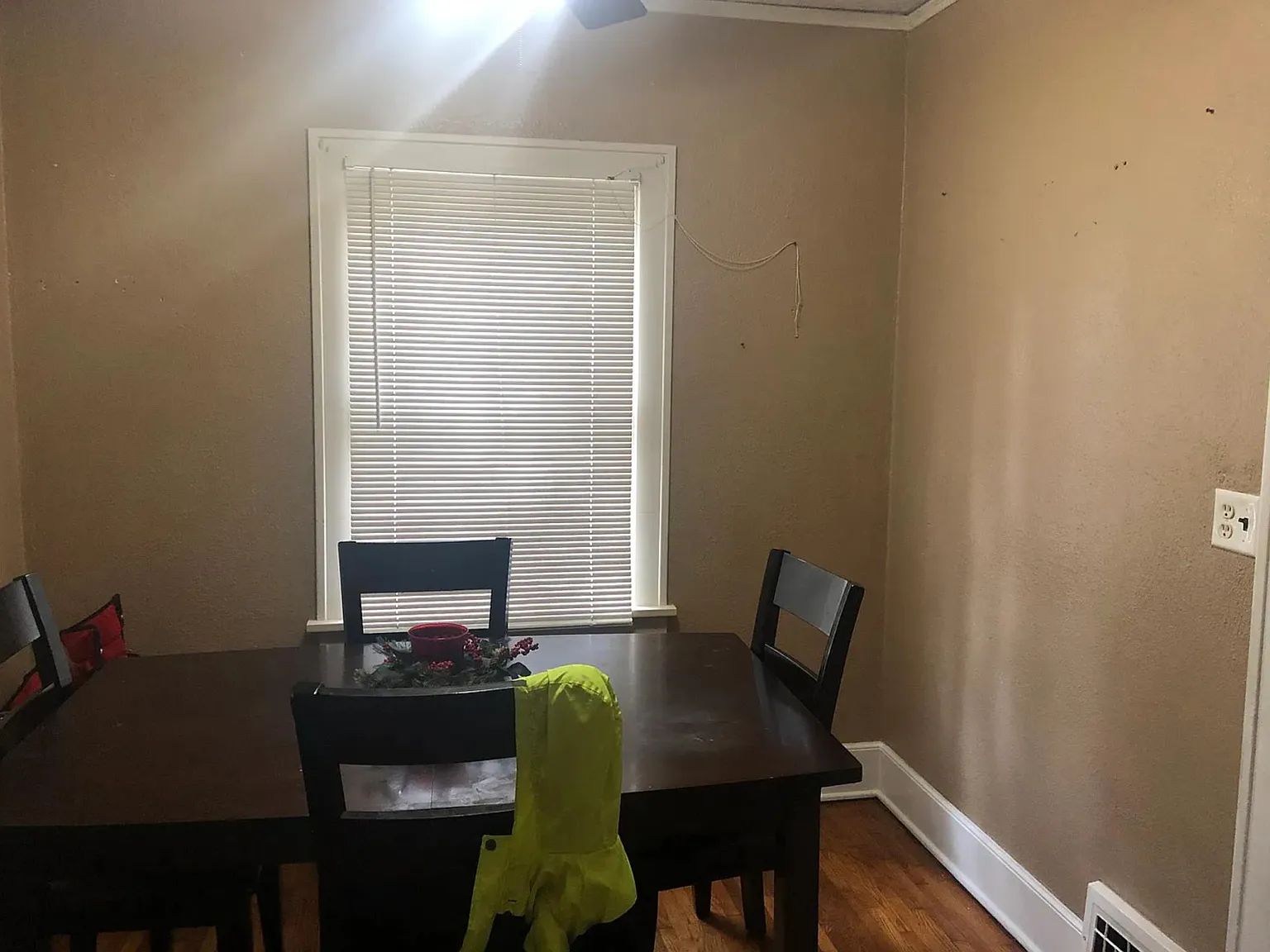 3 bed, 1599 sqft, $1,350 — Photo 4