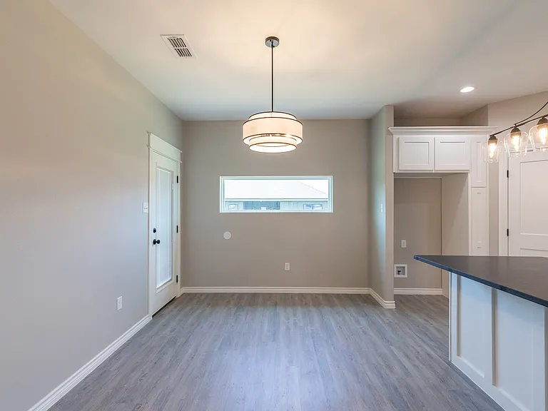 7900 Freedom Crest Ave — Photo 8