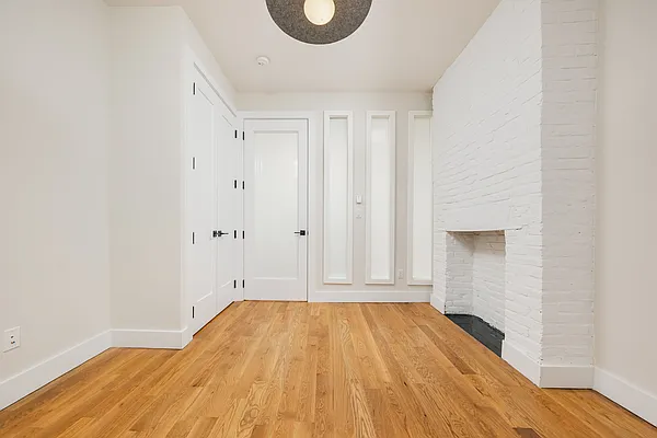 Rented by Space Link Realty | media 6