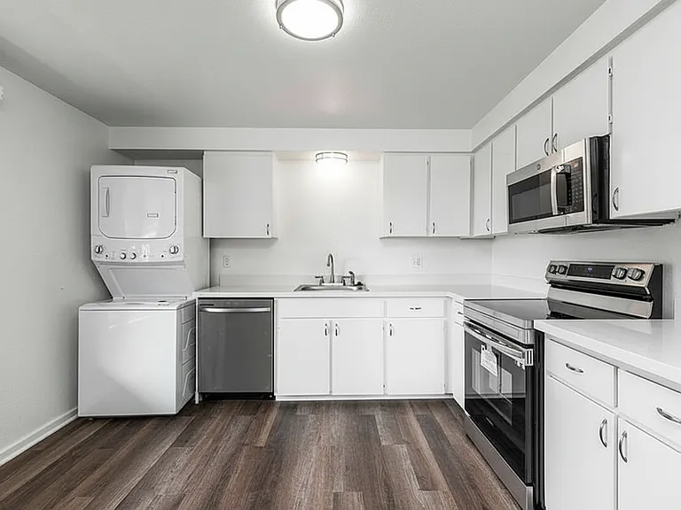 3618 Lombard Ave #202 — Photo 1