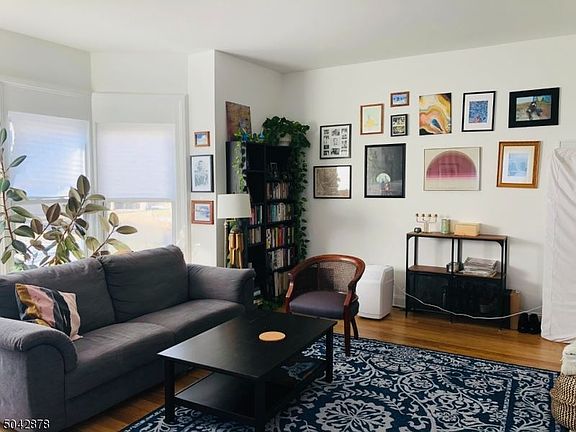 2nd image of 24 Lexington Ave #1