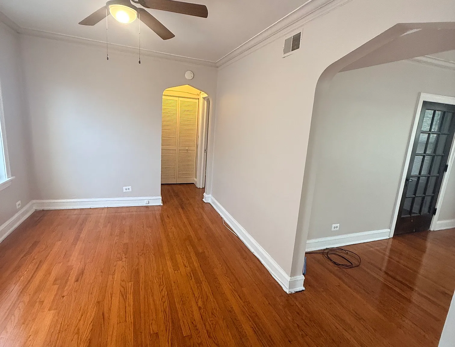 1 bed, 1000 sqft, $1,100 — Photo 4