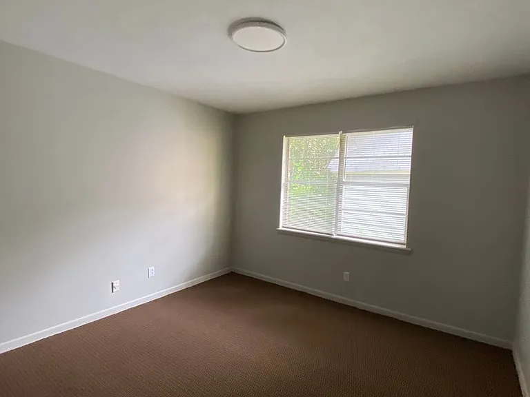 301 E Choccolocco St — Photo 8