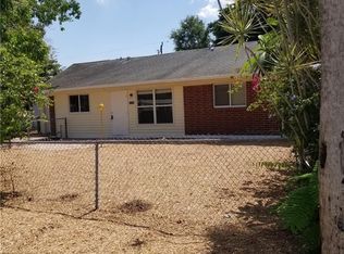 1320 Barbizon Ln, Naples, FL 34104