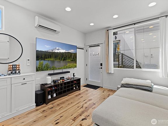 3rd image of 1428 24TH Avenue #B