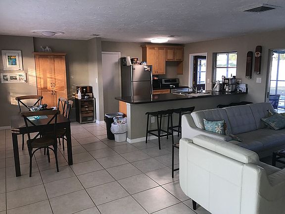 2nd image of 3189 Jennings Dr