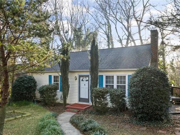 615 Corona St, Winston Salem, NC 27103