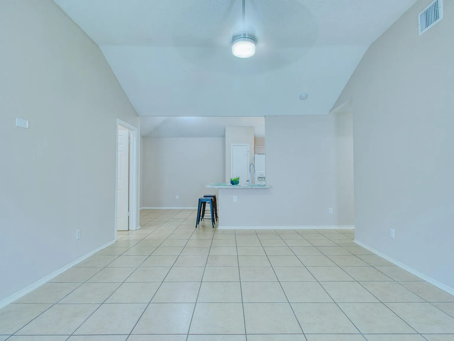 2 bed, 2.0 bath, 1052 sqft, $1,500 — Photo 3