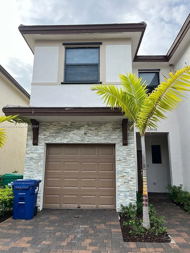 3 bed, 2.5 bath, 1514 sqft, $2,850 — Photo 1