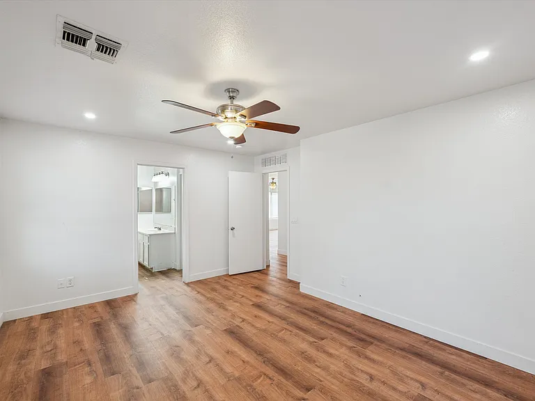 2233 W Alta Vista Rd — Photo 21
