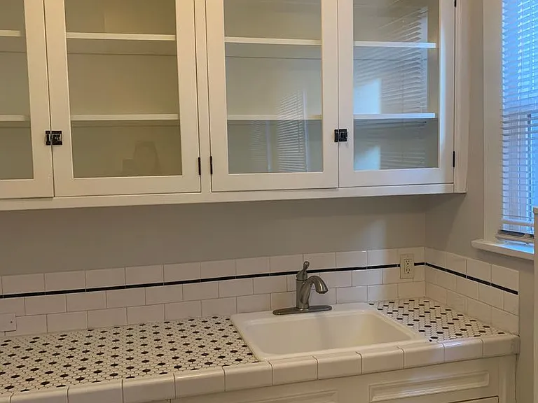 1631 NW Everett St #102 — Photo 13