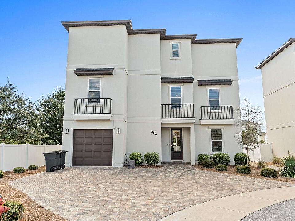 1st image of 204 Ciboney St