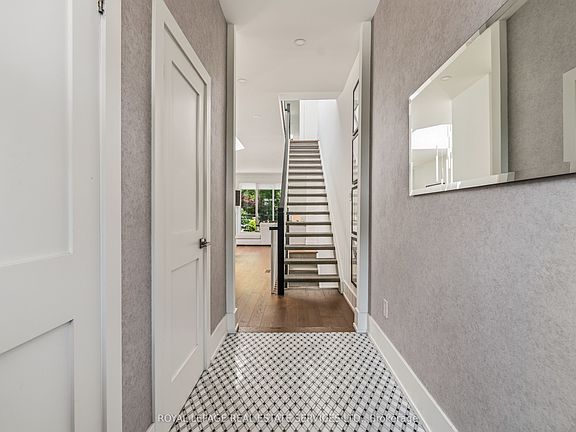 3rd image of 7 Bowman St