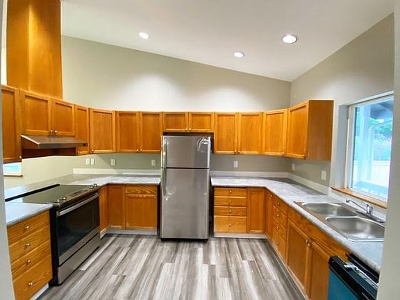 3rd image of 6915 E Crestwood Ct