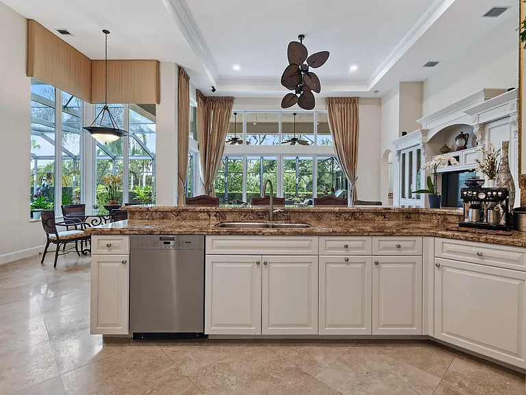 7517 Hawks Landing Dr — Photo 14