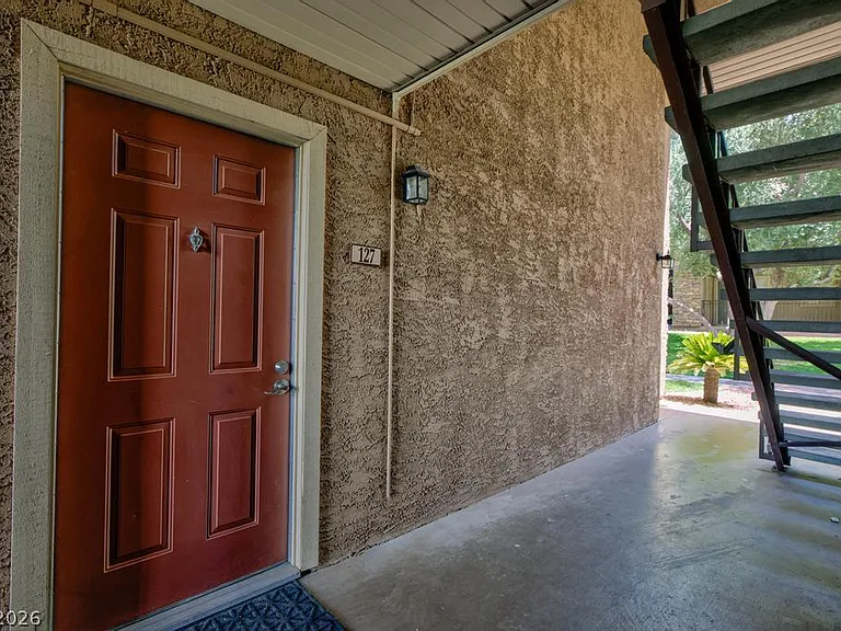 5081 River Glen Dr #127 — Photo 1