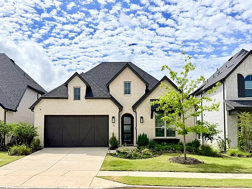 2433 Plumeria Ln Photo 1