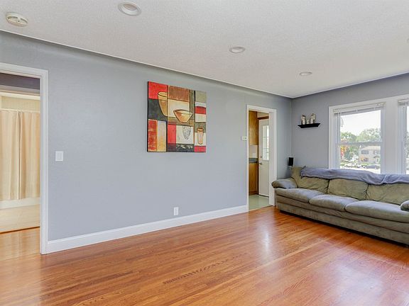 3rd image of 4023 Monroe St NE