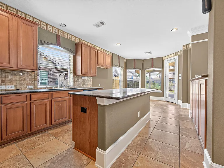 9735 Lansing Meadows Dr — Photo 17