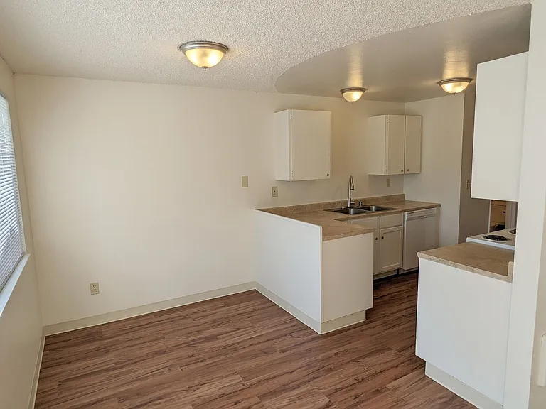 7815 NE 117th Ave — Photo 52