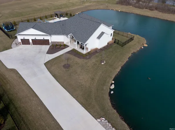 609 Mayerling Ct, Fort Wayne, IN 46804