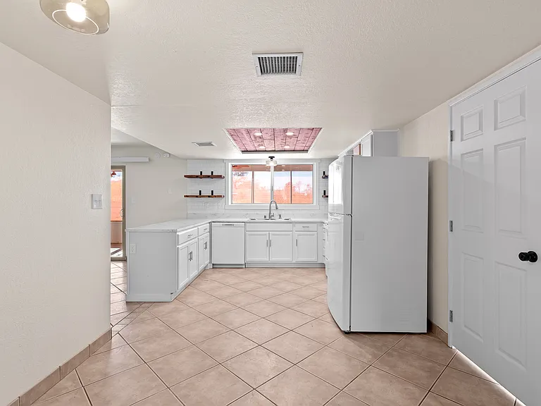 280 S Atlanta Dr — Photo 15