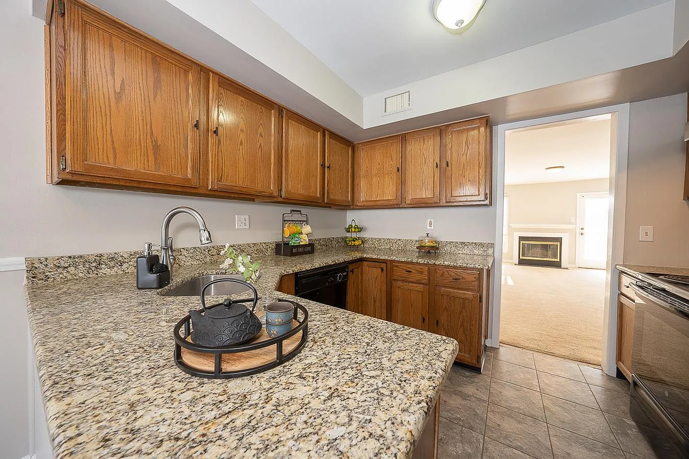 2 bed, 2.5 bath, 1533 sqft, $2,800 — Photo 2