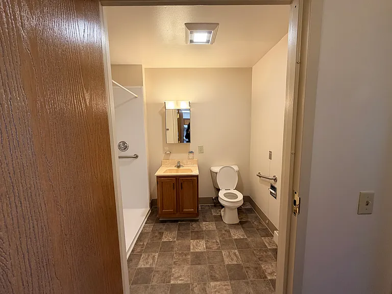 2132 Sawyer Dr — Photo 14