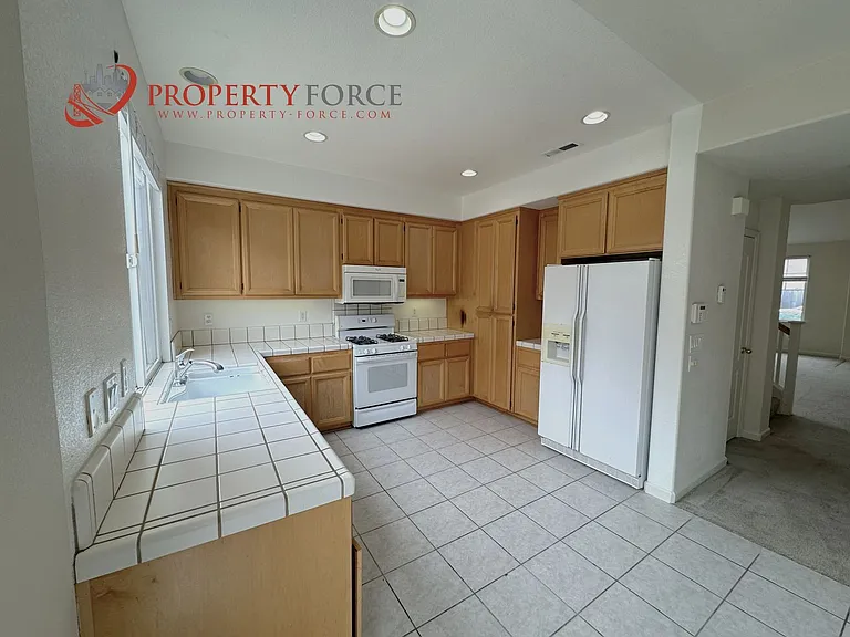 31 Cymbidium Cir — Photo 32