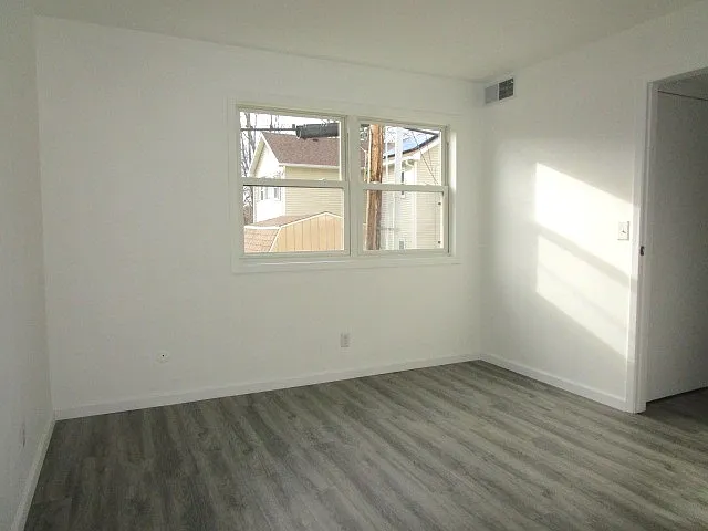 2515 W Westport Rd — Photo 9
