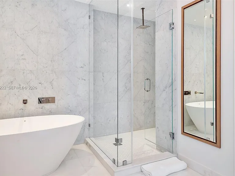 100 S Pointe Dr #708 — Photo 30