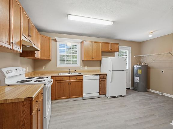 4th image of 26990 Elkins Rd APT G