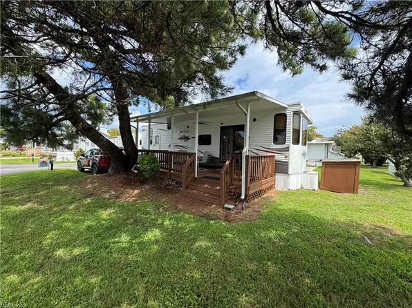 3665 Sandpiper Rd #202, Virginia Beach, VA 23456
