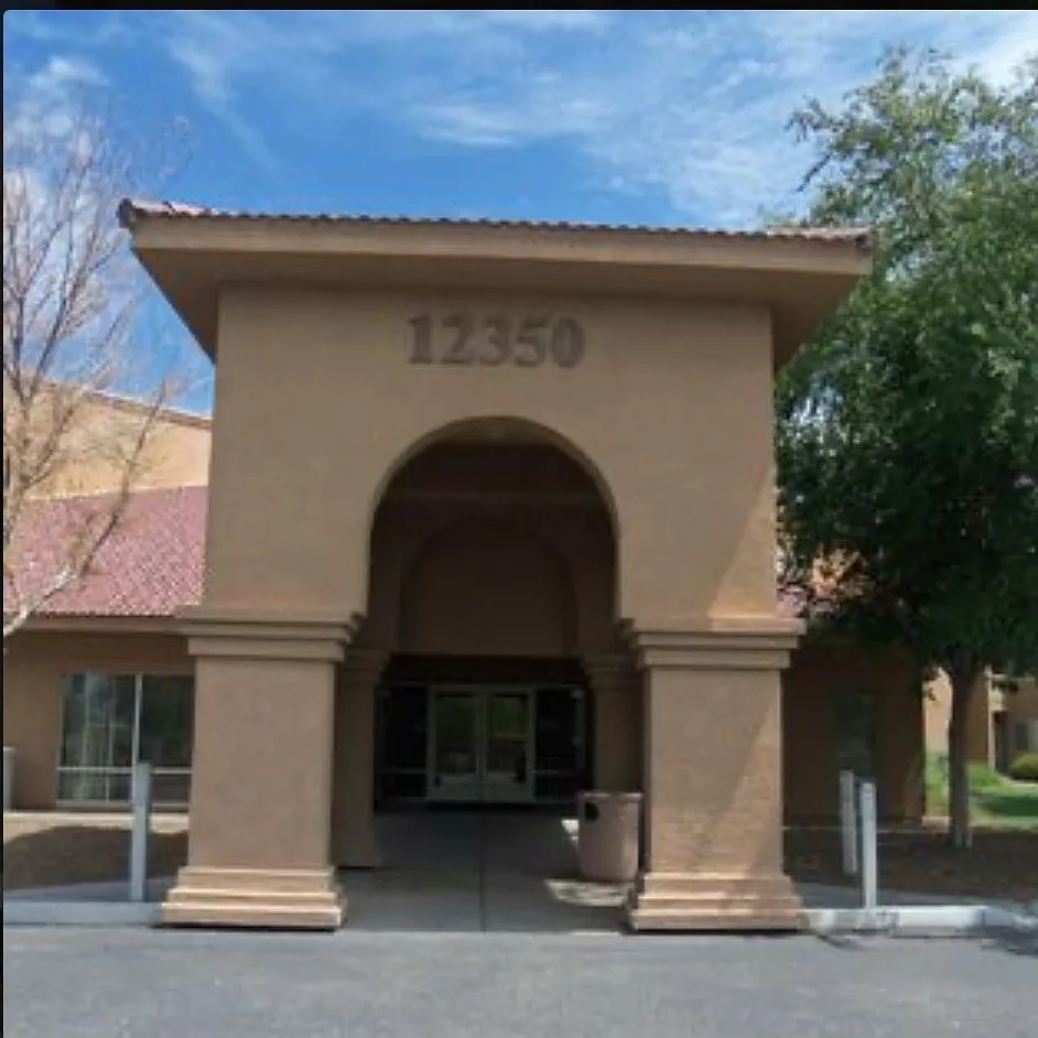 2 bed, 798 sqft, $913 — Photo 1